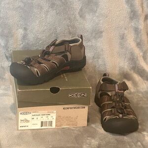 Keen Newport H2 big kids youth sandal size 2 EU 34 Slate black/burnt henna NIB